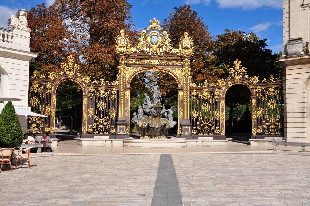 Grand Hotel De La Reine - Place Stanislas Nancy Exterior photo